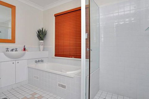 Villa Executive 2br Valley Views Resort Condo Located Within Cypress Lakes Resort (nothing Is More Central) - Kawana Tourism 4