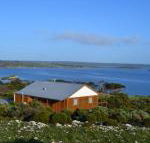 Pelican Lagoon Cabin - Kawana Tourism