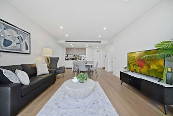 Ultra Modern Luxurious Home In Tranquil Sydney - Kawana Tourism 0