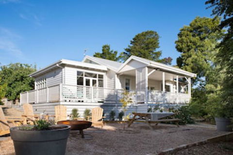 St Remy - Kawana Tourism 0