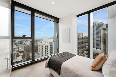 Ultra Modern Brand New CBD View - Kawana Tourism 3