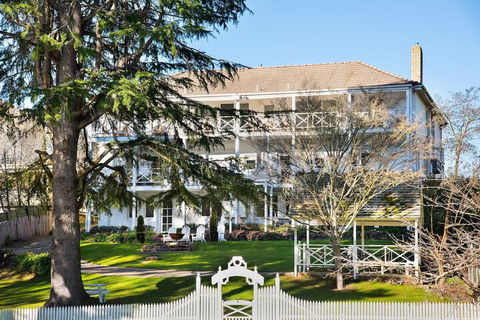 Lake Daylesford Apartments 7 - Kawana Tourism 1