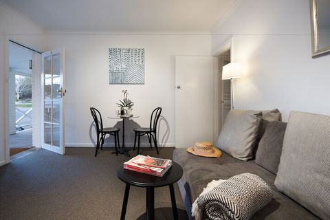 Lake Daylesford Apartments 7 - Kawana Tourism 6