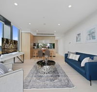 New Contemporary Apartment near Macquarie Centre - Kawana Tourism