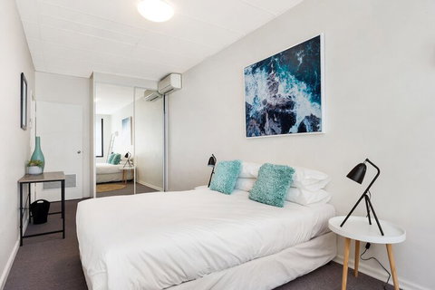 Ultimo Hackett Apartments - Kawana Tourism 3