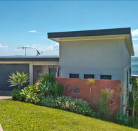 Blue Crab Beach House - Kawana Tourism