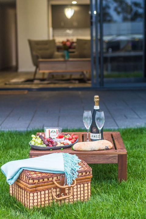 Ulverstone Waterfront Apartments - Kawana Tourism 3