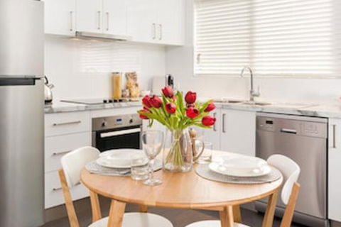 Understated Elegance Affordable Luxury - Kawana Tourism 0