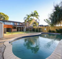 HomeHotel 4 Bedroom  Homeoffice with Nice Pool - Kawana Tourism