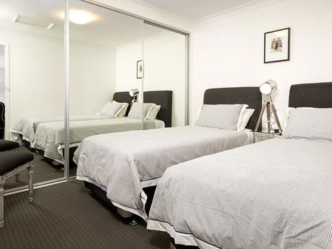New York Dreamer Central & Sophisticated - Kawana Tourism 1