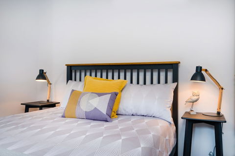 Albury Yalandra Apartment 2 - Kawana Tourism 6