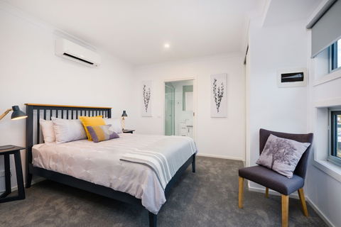 Albury Yalandra Apartment 2 - Kawana Tourism 2