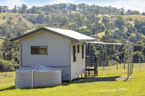 Valley Cabins By The Creek - Kawana Tourism 0