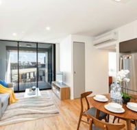 Sofun Apartment on Vulture St - Kawana Tourism