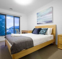 104 Sanctuary Lake Donatella Retreat - Kawana Tourism