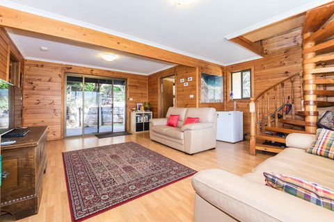 31 Elizabeth Crescent - Kawana Tourism 4