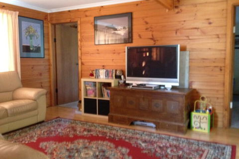 31 Elizabeth Crescent - Kawana Tourism 5