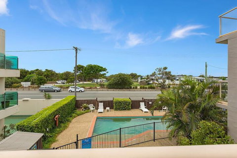 BEACH BLISS LUXURIOUS APARTMENT With POOL - Kawana Tourism 1