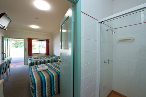 Lamington Hotel Motel - Kawana Tourism 6