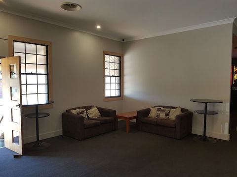 Lamington Hotel Motel - Kawana Tourism 0