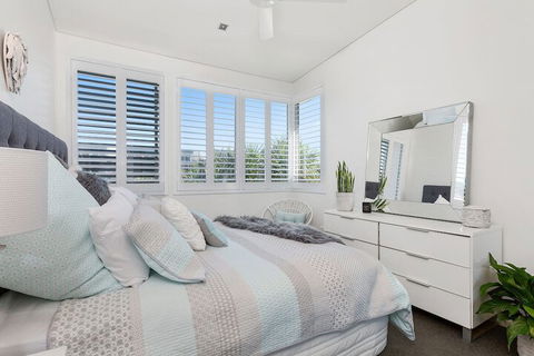 COASTAL CHIC At CASUARINA - Kawana Tourism 1