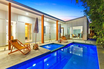 Ocean Pearl On Eclipse - Kawana Tourism 2