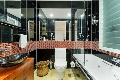 Ocean Pearl On Eclipse - Kawana Tourism 6