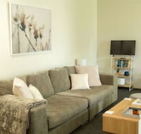 Two Bedroom Gem Short Drive to MONA - Kawana Tourism