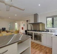 Airwalk Lodge Hostel - Kawana Tourism