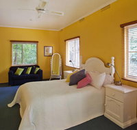 Corktree Cottage - Kawana Tourism