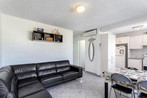 Sunset Court Unit 1 / 3 Resthaven Avenue - Kawana Tourism 4