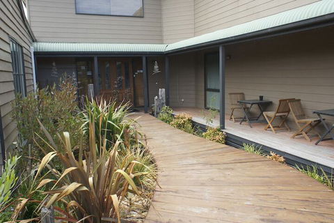 Venus Escapes Guesthouse - Kawana Tourism 1