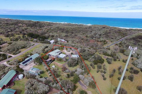 Venus Escapes Guesthouse - Kawana Tourism 3