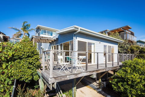 Surfside - Kawana Tourism 0