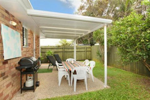 Unit 1 / 14 Tamarindus Street Marcoola Beach Pet Friendly 300 BOND Linen Supplied - Kawana Tourism 5