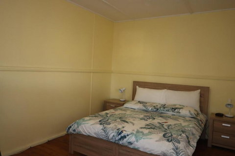 The South Sussex Cottage - Kawana Tourism 3