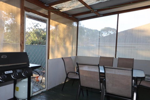 The South Sussex Cottage - Kawana Tourism 4