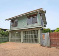 18 Northbeach Place Mudjimba Beach Pet Friendly Linen Included WIFI - Kawana Tourism