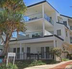 Unit 2 Beach Gallery 9 Andrew Street Point Arkwright 500 BOND LINEN SUPPLIED - Kawana Tourism