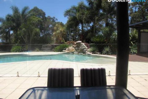 Takura Heights Modern Country Apartment With Pool Access - Kawana Tourism 4