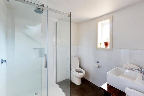 Tarndwarncoort Farmers Cottage - Kawana Tourism 4