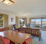 2 Water Crescent Retro Haven - Kawana Tourism