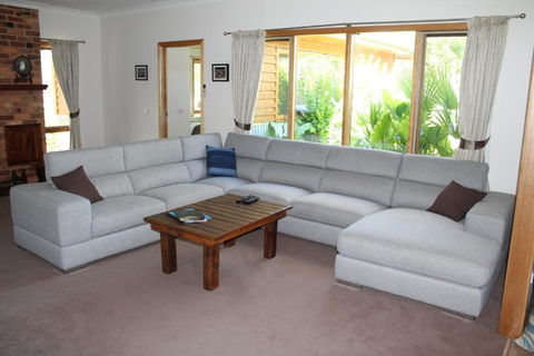 Buffalo River Homestead - Kawana Tourism 4