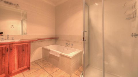 Buffalo River Homestead - Kawana Tourism 5