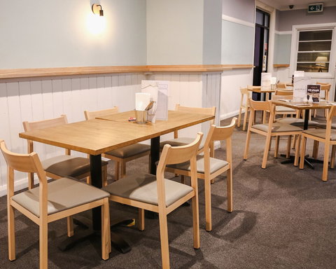 The Australian Hotel Motel Yass - Kawana Tourism 4