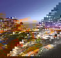 Oaks Melbourne on William Suites - Kawana Tourism
