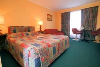 Heemskirk Motor Hotel - Kawana Tourism 5