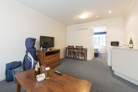 Canberra Parklands Central - Kawana Tourism 4