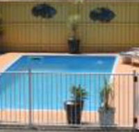 Twin Pines Motel - Kawana Tourism