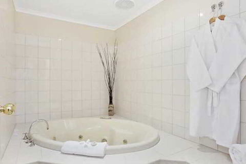 Comfort Inn Noahs In The Valley - Kawana Tourism 1